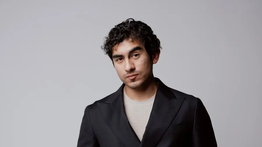 Lenny Ramos headshot, look 12