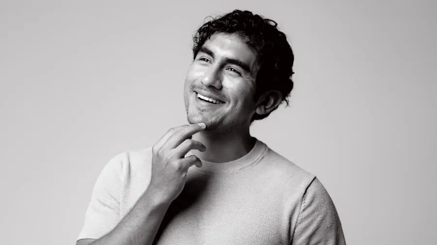 Lenny Ramos headshot, look 3